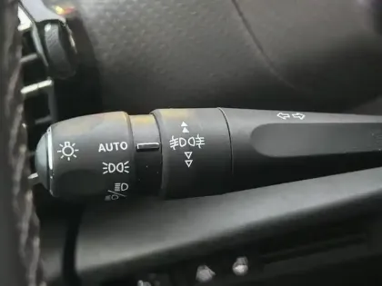 Photo 10 Citroën C4  130ch S&S Shine EAT8