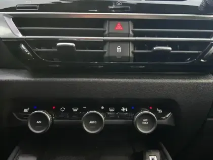 Photo 13 Citroën C4  130ch S&S Shine EAT8