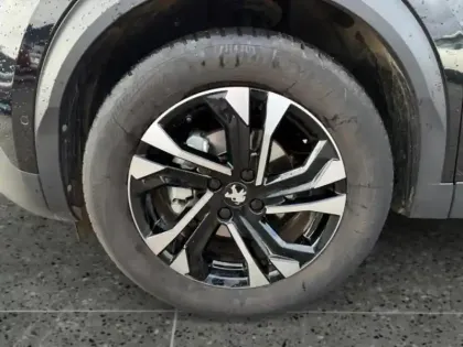 Photo 28 Peugeot 2008 Gén. II Ph1 NG GT 5