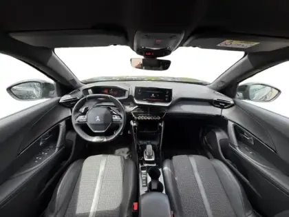 Photo 57 Peugeot 2008  1.2 PureTech 130ch S&S GT EAT8