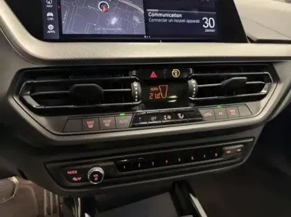 Photo 14 BMW Serie 1 Série 1 118iA 136ch M Sport DKG7