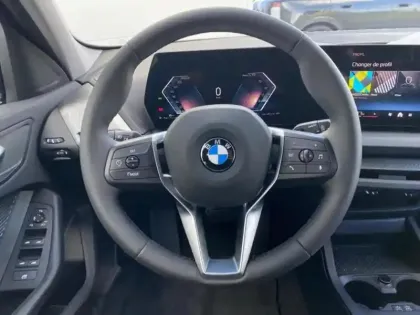 Photo 5 BMW Serie 1 Série 1 120A 170ch M Sport Design DKG7