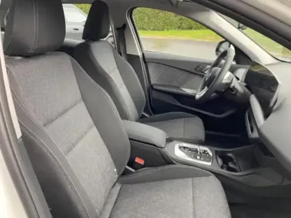 Photo 8 BMW Serie 1 Série 1 120A 170ch M Sport Design DKG7