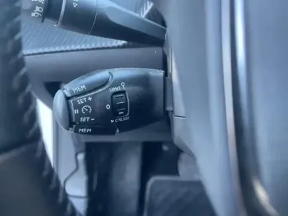 Photo 12 Peugeot 208  e- 136ch Active Business