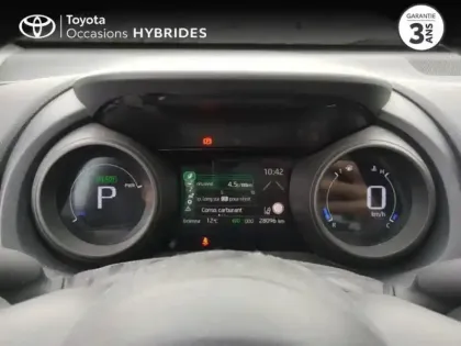 Photo 13 Toyota Yaris  116h Design 5p