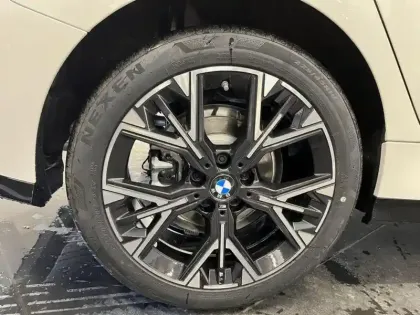 Photo 7 BMW Serie 1 Série 1 116A 122ch M Sport Design DKG7