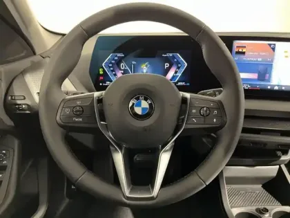 Photo 5 BMW Serie 1 Série 1 116A 122ch M Sport Design DKG7