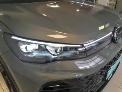 Photo 7 Volkswagen Tiguan  2.0 TDI 150ch R-Line DSG7