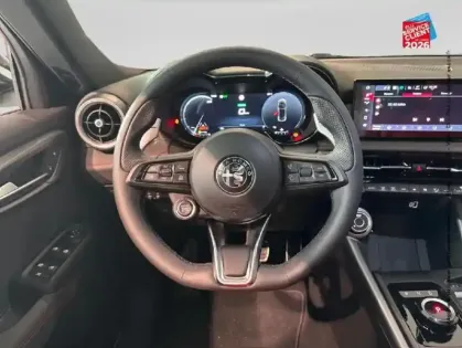 Photo 26 Alfa Romeo Tonale  1.5 Ibrida 175ch TI TCT