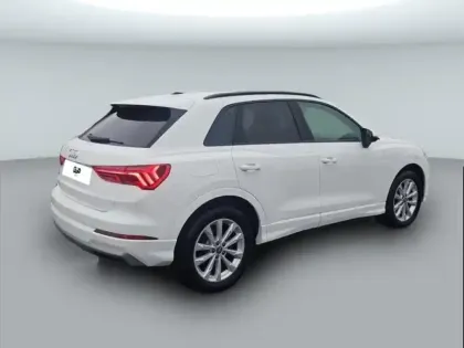 Photo 10 Audi Q3  35 TFSI 150ch Design S tronic 7