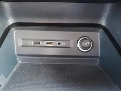 Photo 12 Volkswagen Golf Sportsvan  1.0 TSI 115ch BlueMotion Technology Connect Euro6d-T