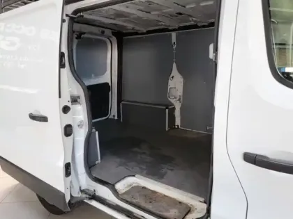 Photo 13 Renault Trafic  Fg L1H1 2T8 2.0 Blue dCi 110ch Confort