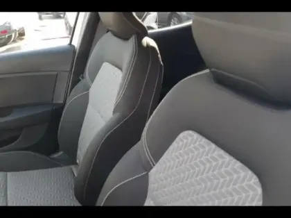 Photo 9 Renault Clio  1.6 E-Tech hybride 145ch Evolution