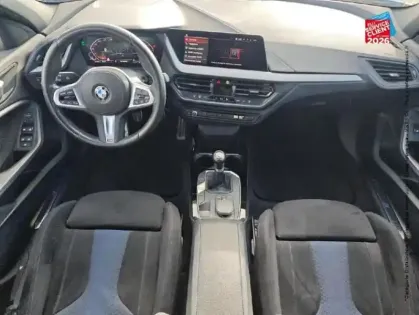 Photo 14 BMW Serie 1 Série 1 118i 140ch M Sport GPS Camera