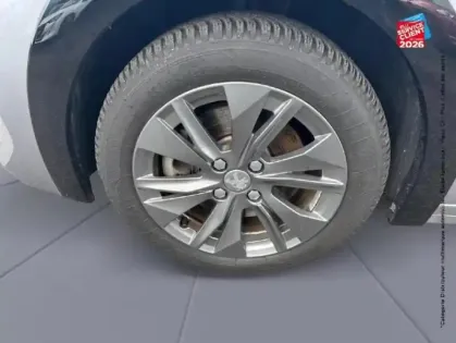 Photo 9 Peugeot 208  e- 136ch Style Carplay