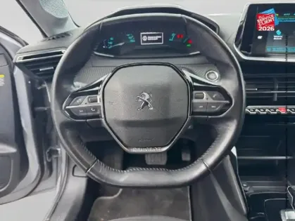 Photo 11 Peugeot 208  e- 136ch Style Carplay