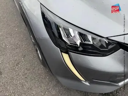 Photo 12 Peugeot 208  e- 136ch Style Carplay