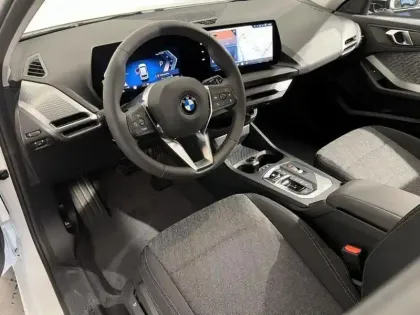 Photo 13 BMW Serie 1 Série 1 116A 122ch M Sport Design DKG7