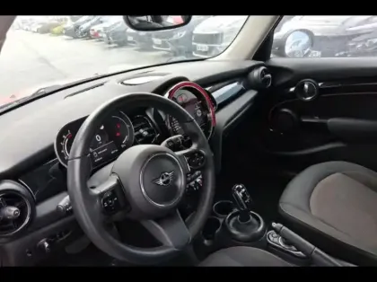 Photo 8 Mini Mini  5 Portes Cooper 136ch  Essential BVA7