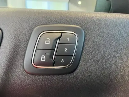 Photo 11 Ford Kuga  2.5 Duratec 243ch Hybride Rechargeable ST-Line X Powershift