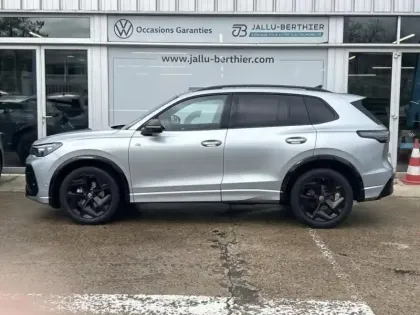 Photo 7 Volkswagen Tiguan  1.5 eTSI 150ch R-Line Exclusive DSG7