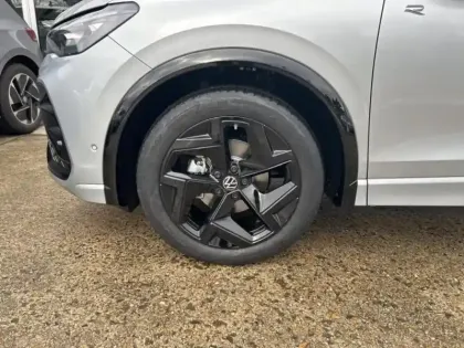 Photo 8 Volkswagen Tiguan  1.5 eTSI 150ch R-Line Exclusive DSG7