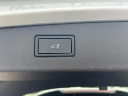 Photo 14 Volkswagen Tiguan  1.5 eTSI 150ch R-Line Exclusive DSG7