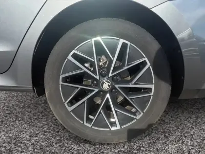 Photo 8 Skoda Octavia  1.5 TSI Hybrid 150 ch ACT DSG7