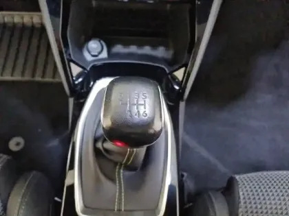 Photo 13 Peugeot 208  PureTech 100 S&S BVM6