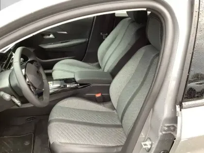 Photo 10 Peugeot 208  Electrique 54 kWh 156ch