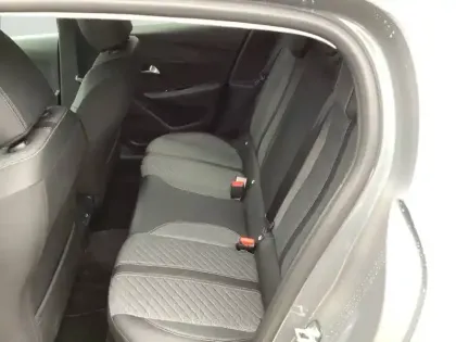 Photo 11 Peugeot 208  Electrique 54 kWh 156ch