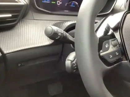 Photo 17 Peugeot 208  Electrique 54 kWh 156ch