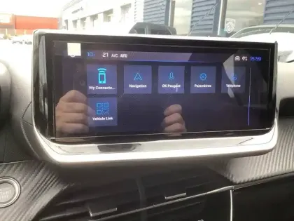 Photo 21 Peugeot 208  Electrique 54 kWh 156ch