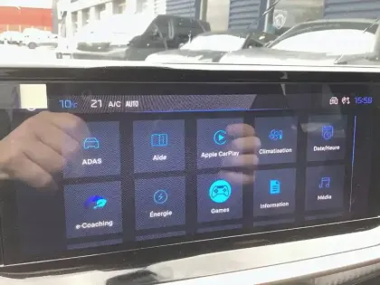 Photo 20 Peugeot 208  Electrique 54 kWh 156ch