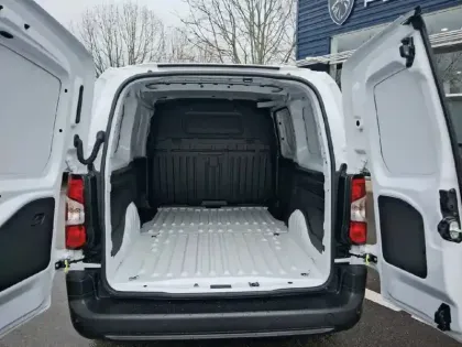 Photo 45 Peugeot Partner  FOURGON XL 950 KG BLUEHDI 130 S&S EAT8