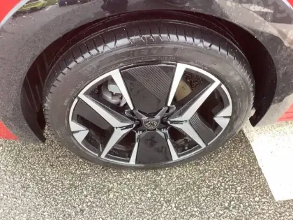 Photo 12 Peugeot 208  Hybrid 110 e-DCS6