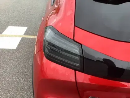 Photo 16 Peugeot 208  Hybrid 110 e-DCS6