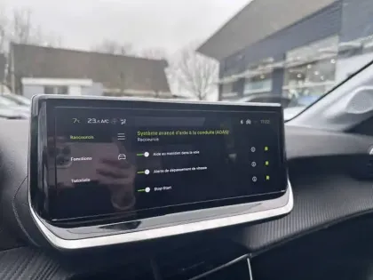 Photo 17 Peugeot 208  Hybrid 110 e-DCS6