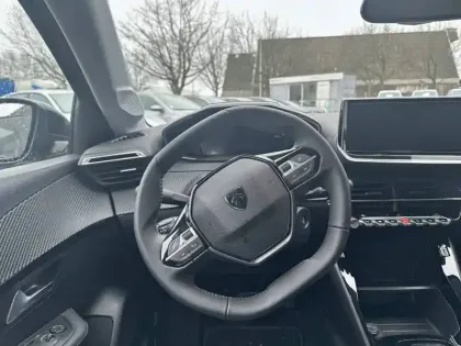 Photo 8 Peugeot 208  Hybrid 110 e-DCS6