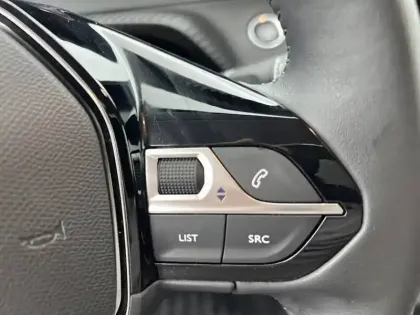 Photo 20 Peugeot 208  Electrique 50 kWh 136ch