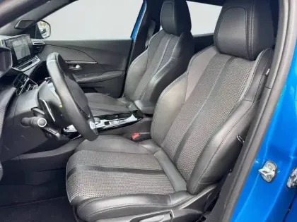 Photo 10 Peugeot 2008  PureTech 130 S&S EAT8