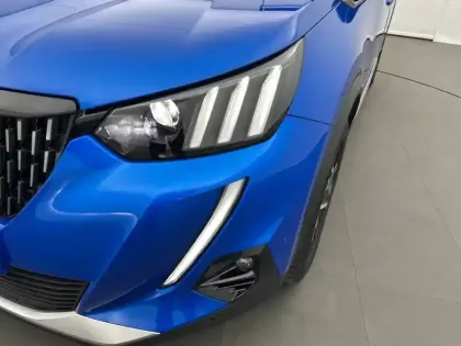 Photo 38 Peugeot 2008  PureTech 130 S&S EAT8