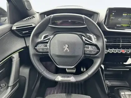 Photo 31 Peugeot 2008  PureTech 130 S&S EAT8