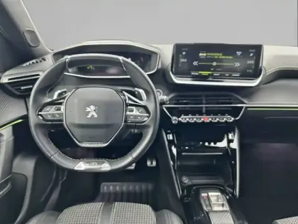 Photo 30 Peugeot 2008  PureTech 130 S&S EAT8