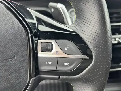 Photo 47 Peugeot 2008  PureTech 130 S&S EAT8