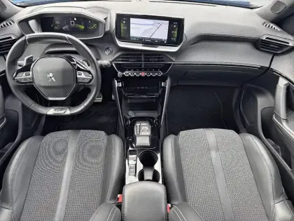 Photo 7 Peugeot 2008  PureTech 130 S&S EAT8