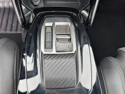 Photo 36 Peugeot 2008  PureTech 130 S&S EAT8