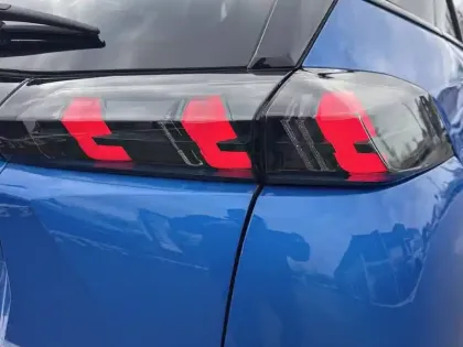 Photo 16 Peugeot 2008  PureTech 130 S&S EAT8