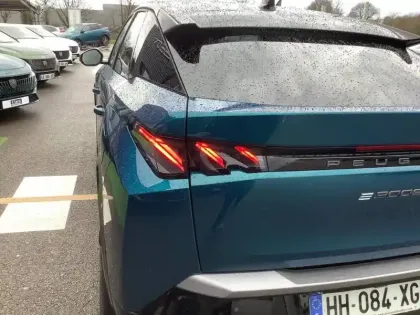 Photo 16 Peugeot 3008  Electrique 210 ch 73 kWh