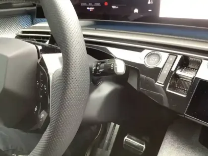 Photo 14 Peugeot 3008  Electrique 210 ch 73 kWh